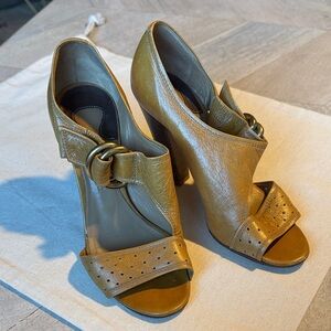 CHLOE Perforated Tan Leather Pumps Sandals sz 37 & 37.5